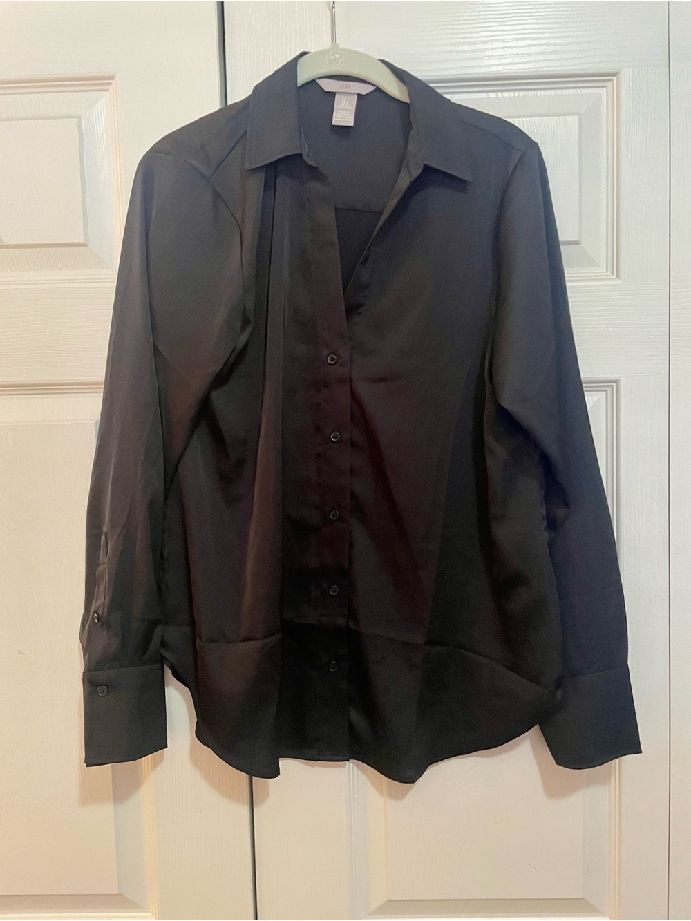 H&M Black Long-Sleeve Button-Up Dress Shirt